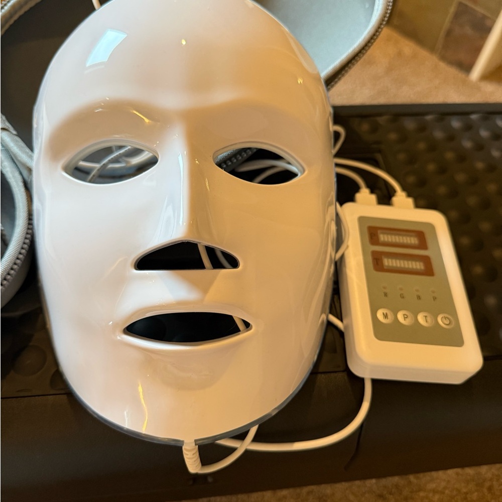 Aphorna FDA cleared LED Facial skin Care Mask Moonlight Pro
